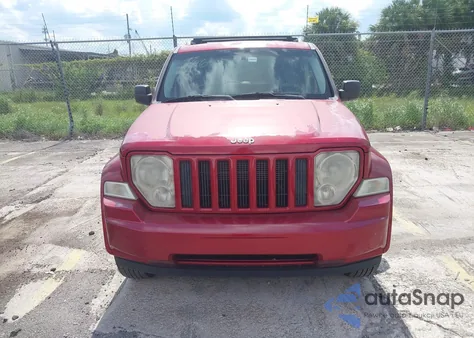 2008 Jeep Liberty Sport из США, поврежденный, VIN 1J8GP28K68W241784